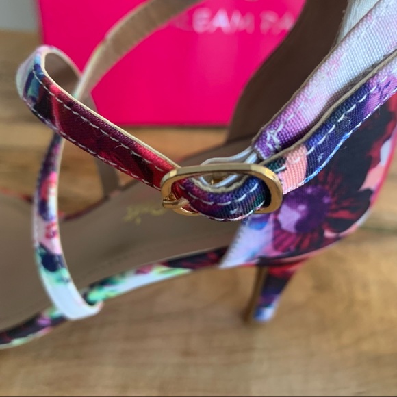 Floral heels (Size 7.5) - Picture 8 of 16